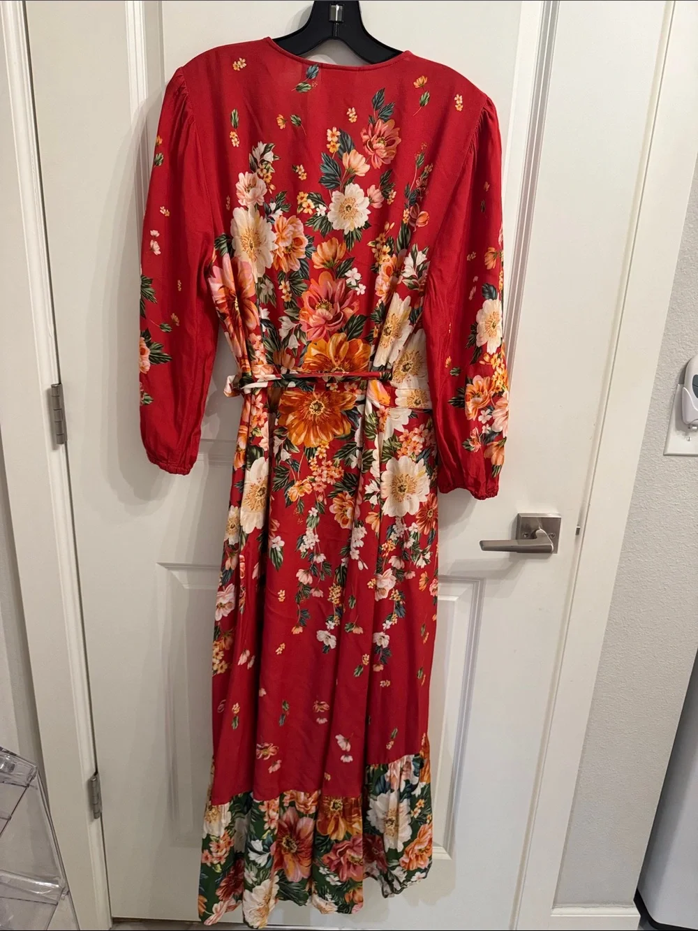 FARM Rio Red Floral Wrap Midi Dress Size Medium NWT $268 - Picture 9 of 9